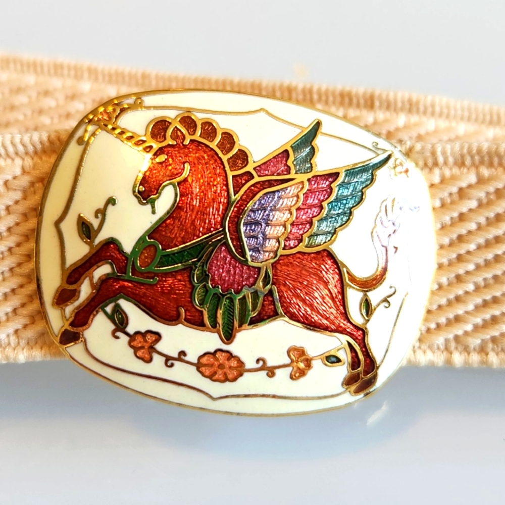Vintage Enamel oval beltbuckle cream and decorative Red unicorn.